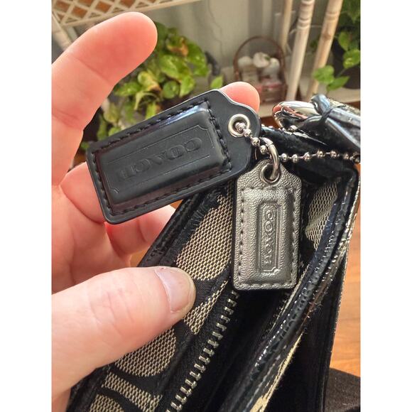 Coach Signature Stripe C File crossbody bag - Picture 3 of 6